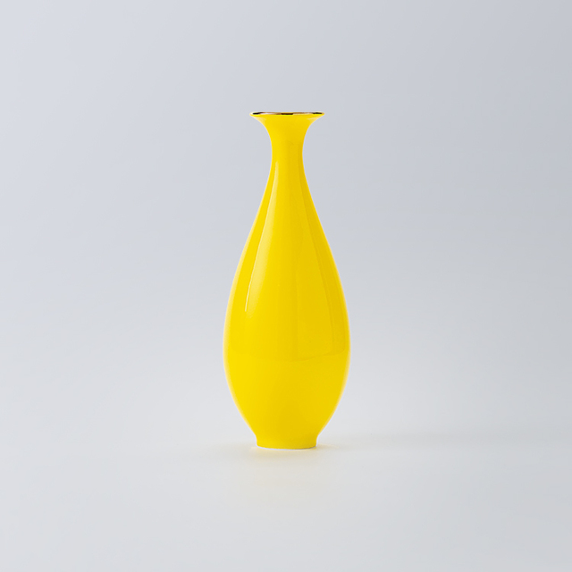 盛世如意国韵黄幼花瓶