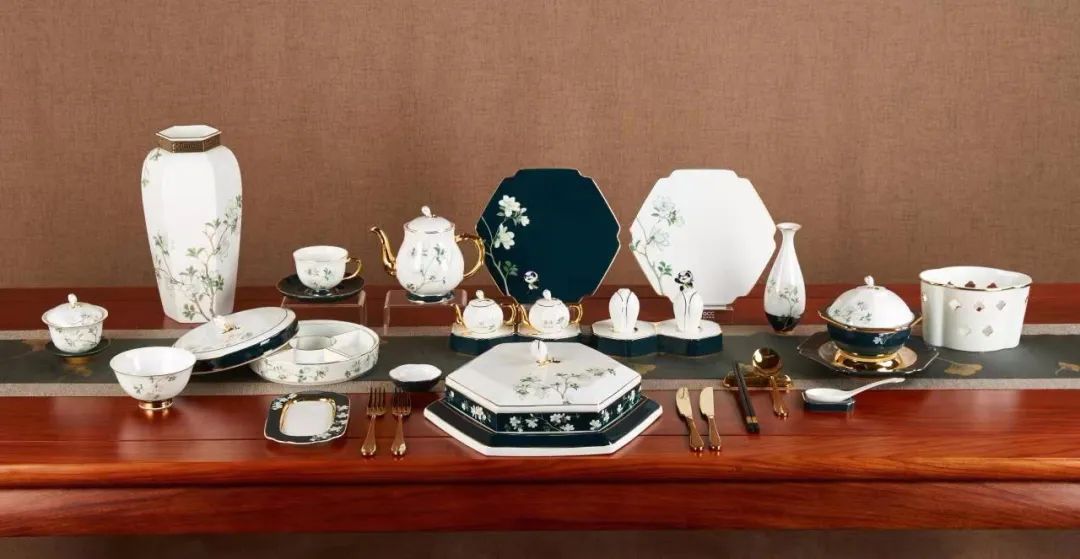 ledger钱包官网陶瓷精造春和景明系列点心盒获得2022年度漯河市优良专利奖（表观设计）